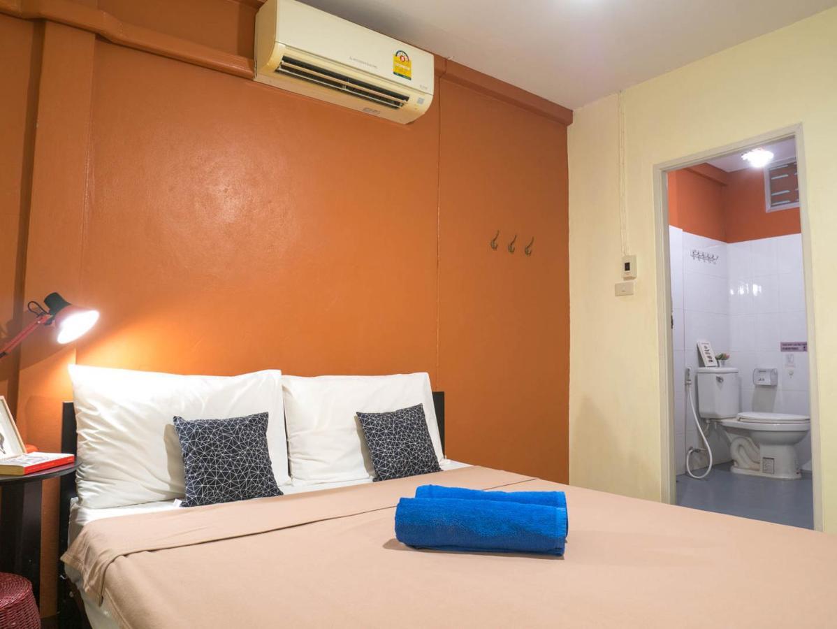 Chan Cha La 99 Hostel Bangkok Exterior photo