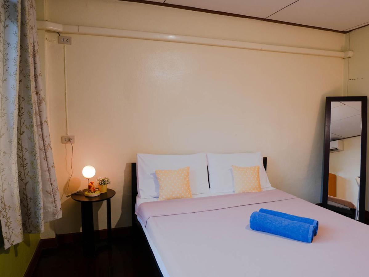 Chan Cha La 99 Hostel Bangkok Exterior photo