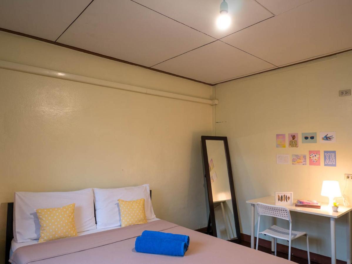 Chan Cha La 99 Hostel Bangkok Exterior photo